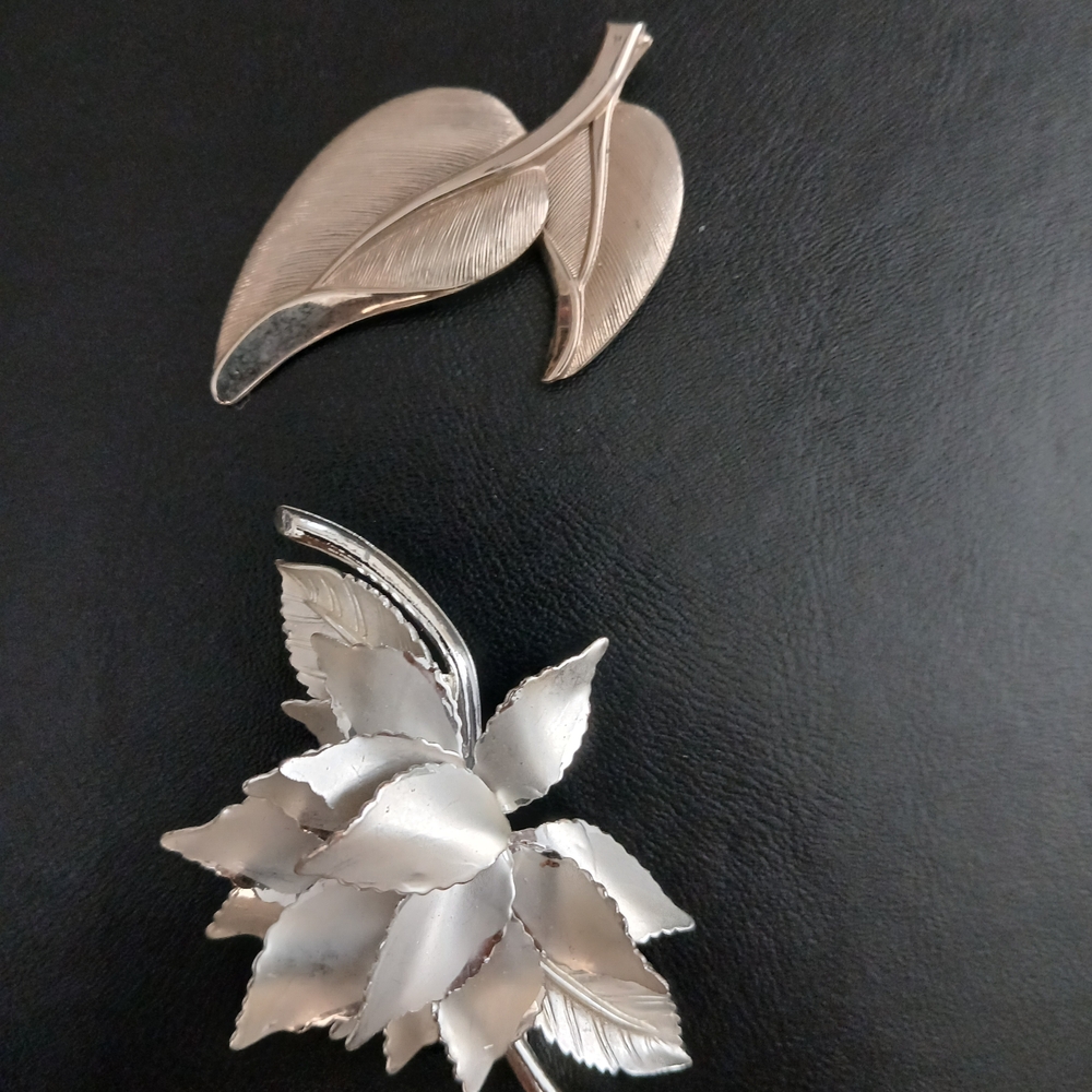 Elegant Silver Leaf Brooch Set